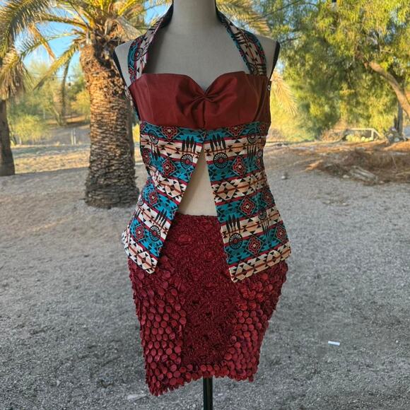 Textured red popcorn mini skirt - Picture 2 of 7